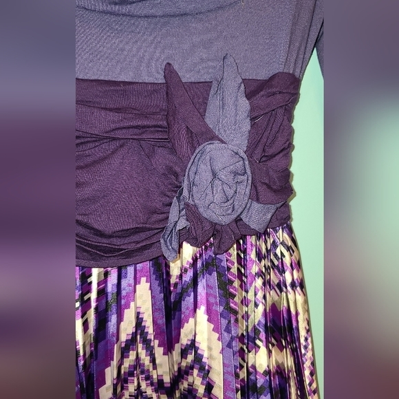 RINASCIMENTO , Lilac  Dress with shevron satin pleated skirt , S - Picture 10 of 11